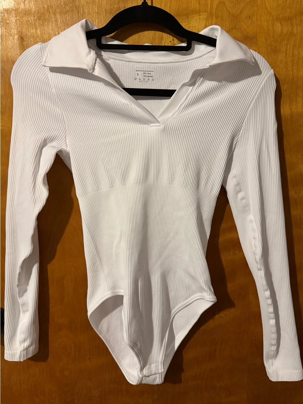 OQQ White Ribbed Long Sleeve Collared Bodysuit – Size Small